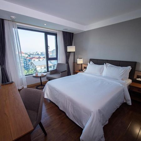Prince Hotel Rangoon Buitenkant foto