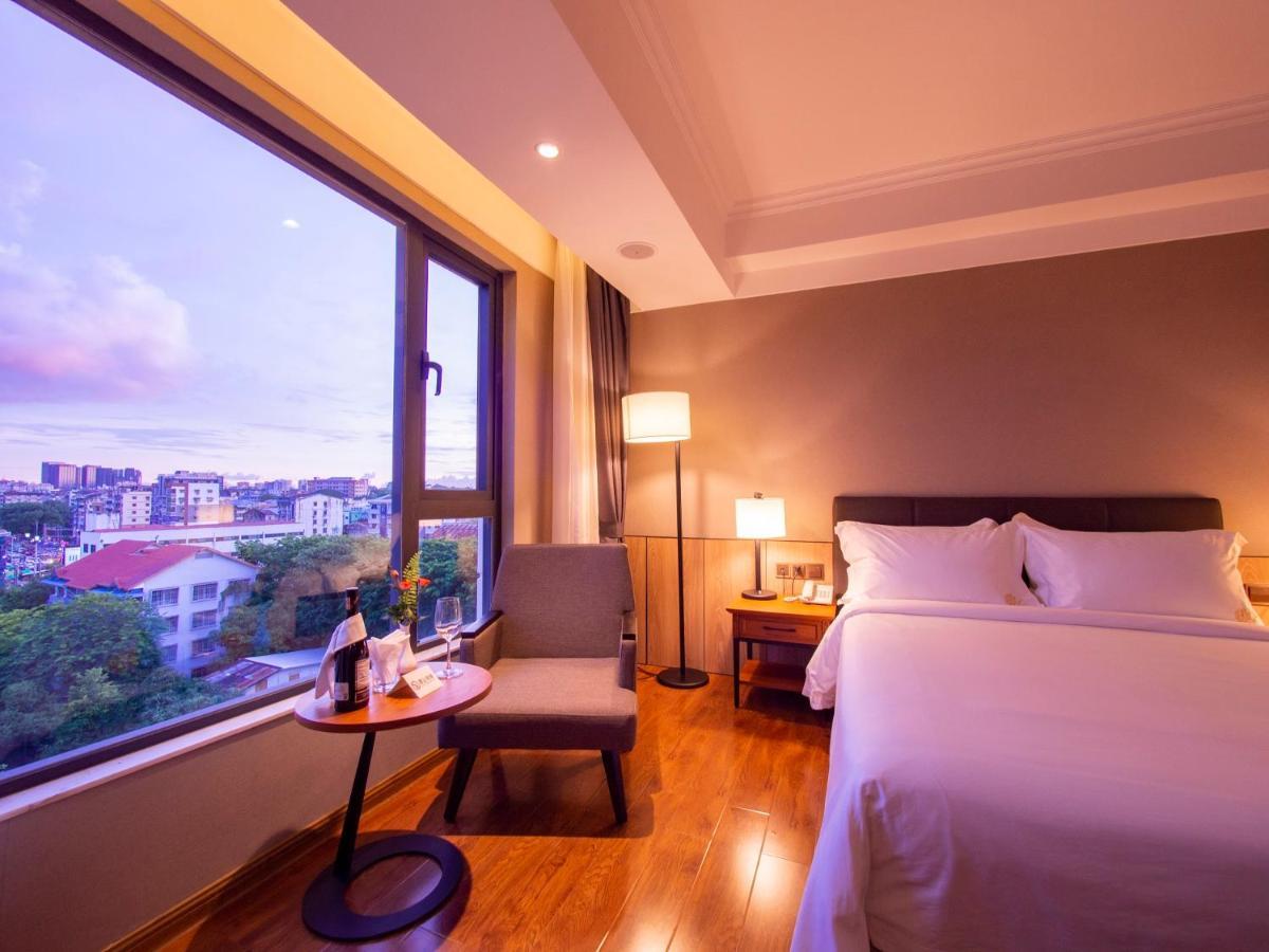 Prince Hotel Rangoon Buitenkant foto