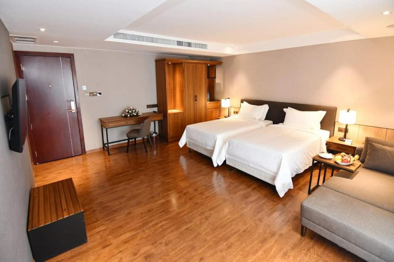 Prince Hotel Rangoon Buitenkant foto
